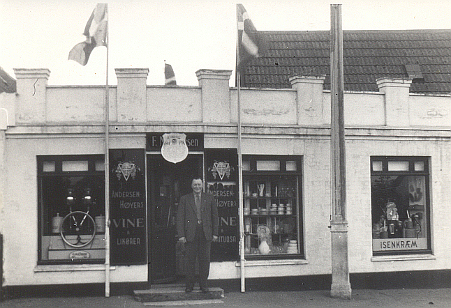F. M. Petersens forretning ved 50-års jubilæet i 1951.