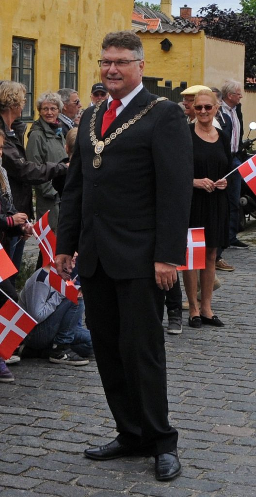 Borgmester Allan Holst med kæde. Foto 2012.